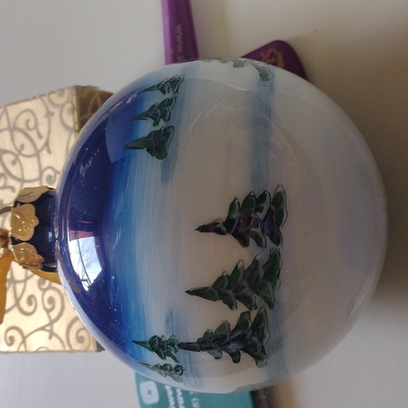 Snowmen Glass Ornament - Picture 3 of 4